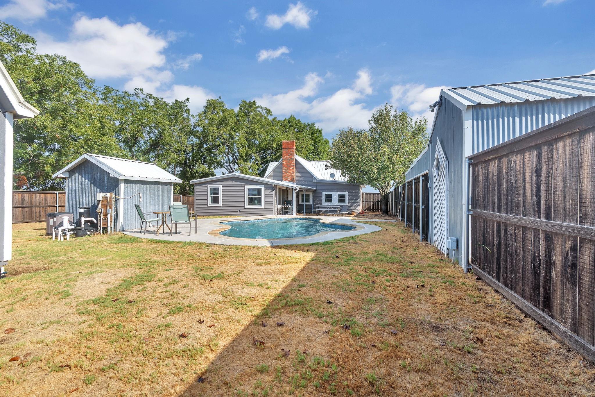main property photo 20