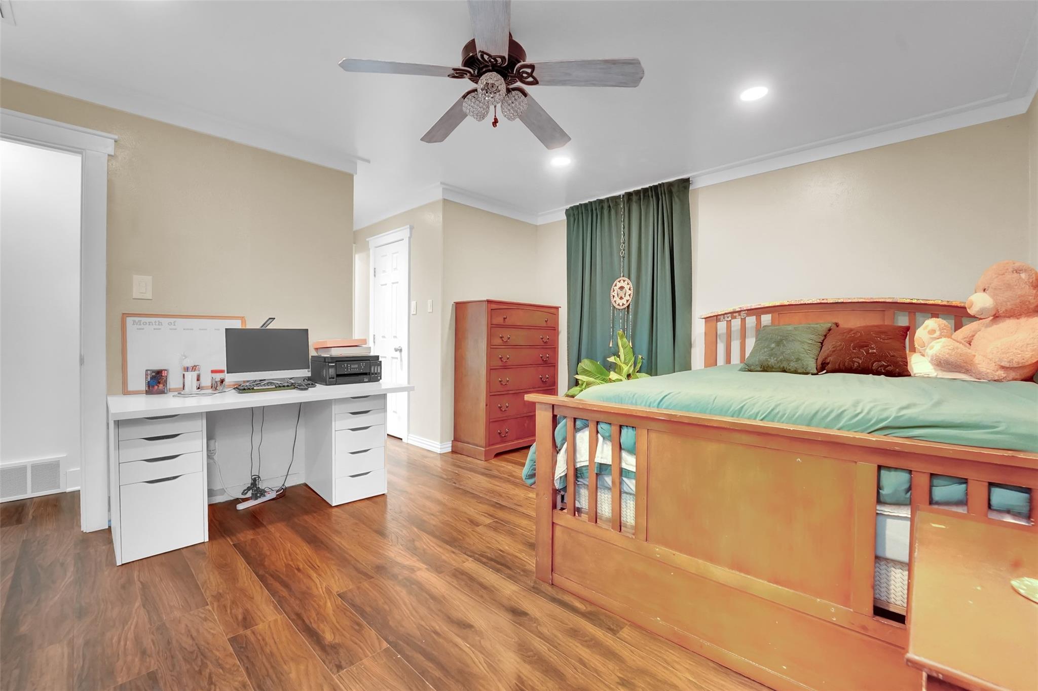 main property photo 14