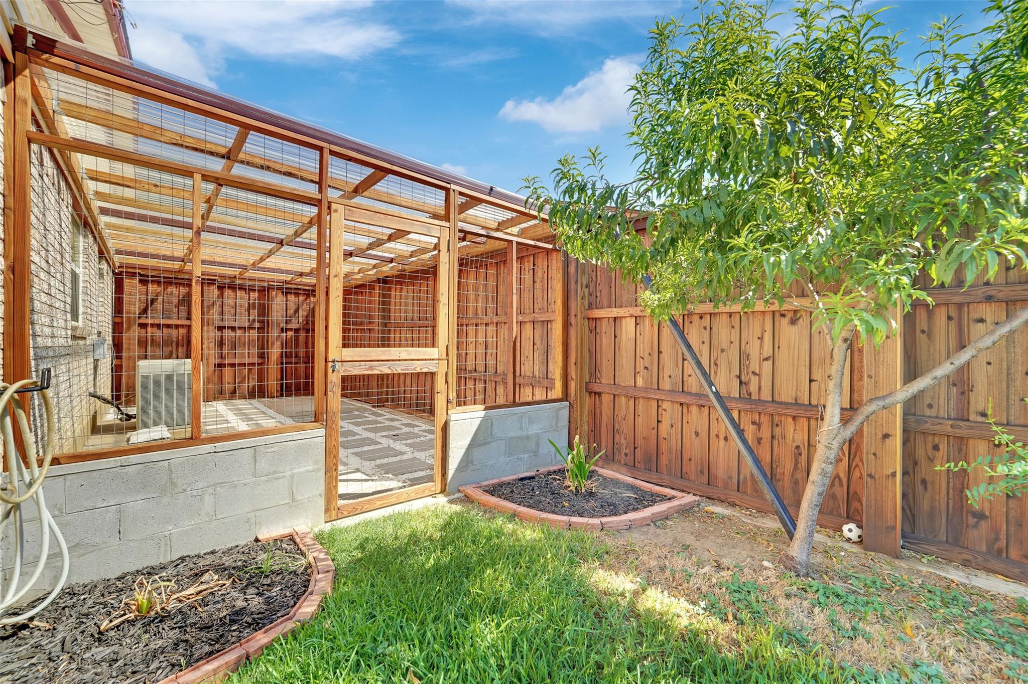 main property photo 17