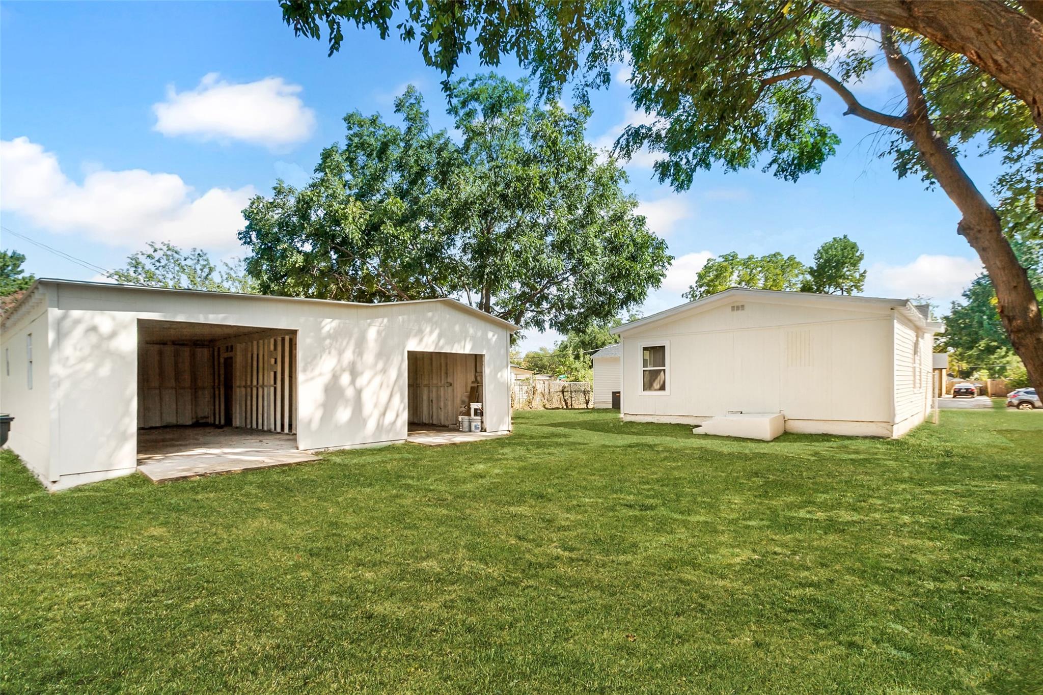 main property photo 23