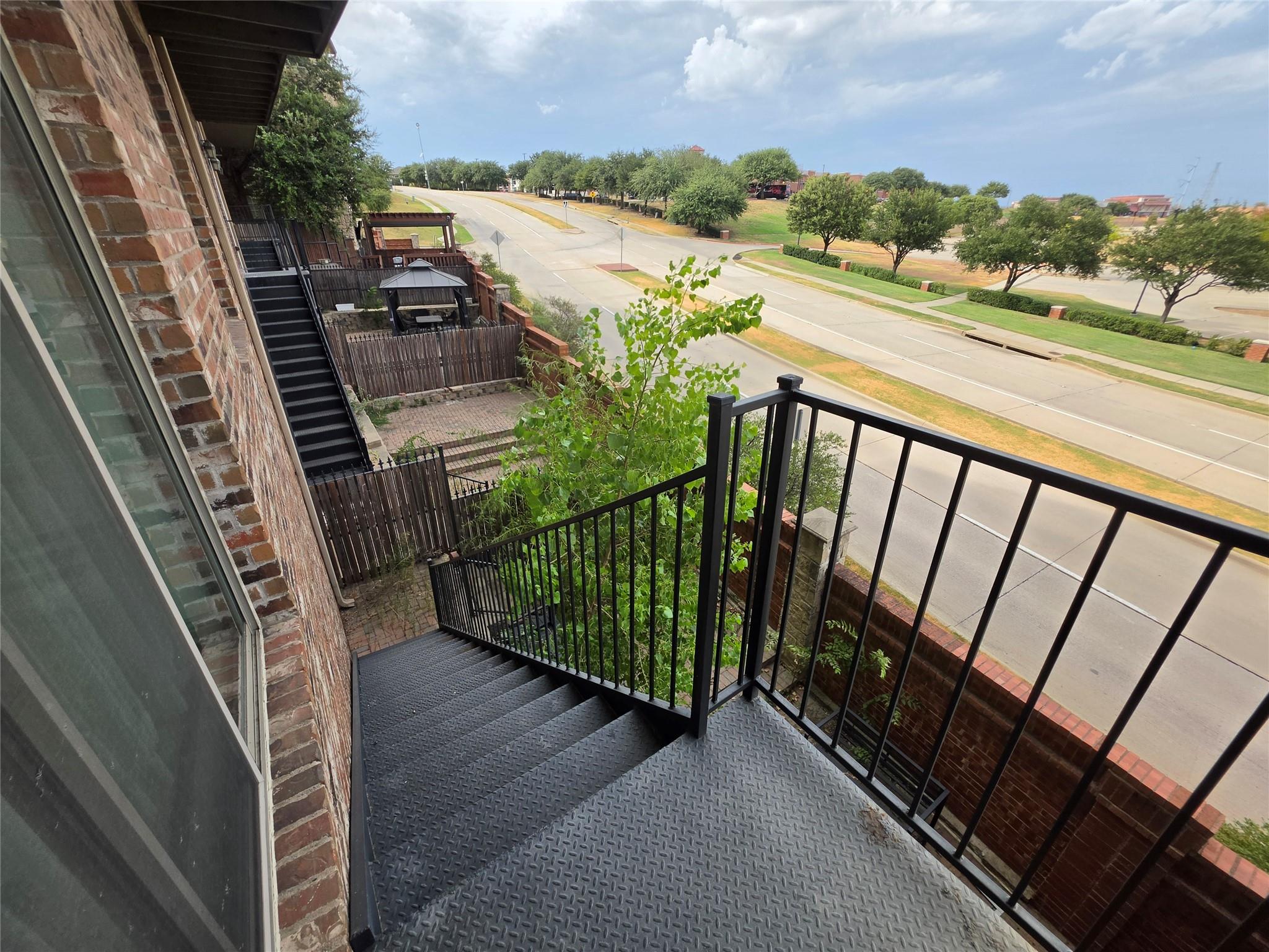 main property photo 25