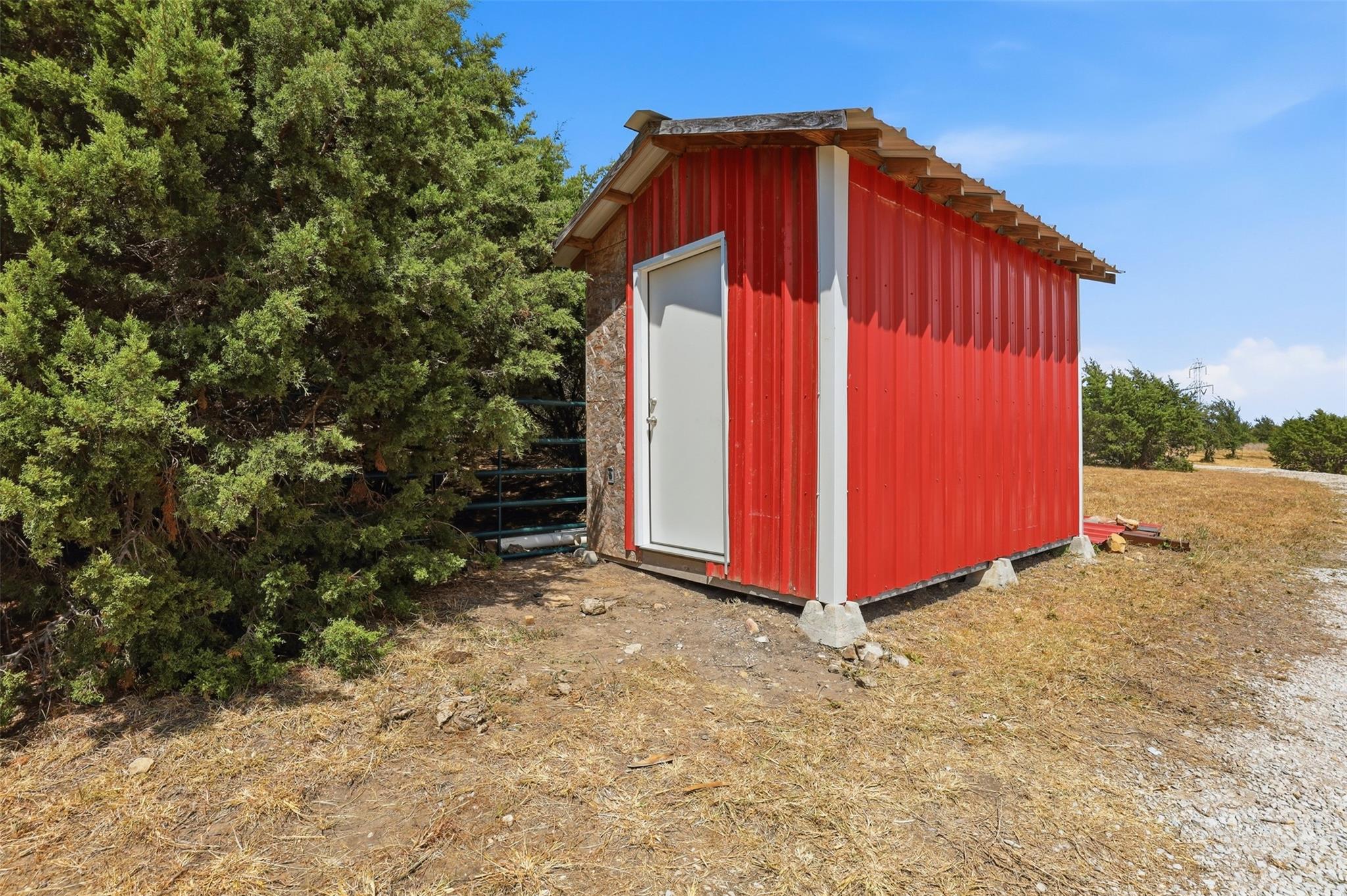 main property photo 7