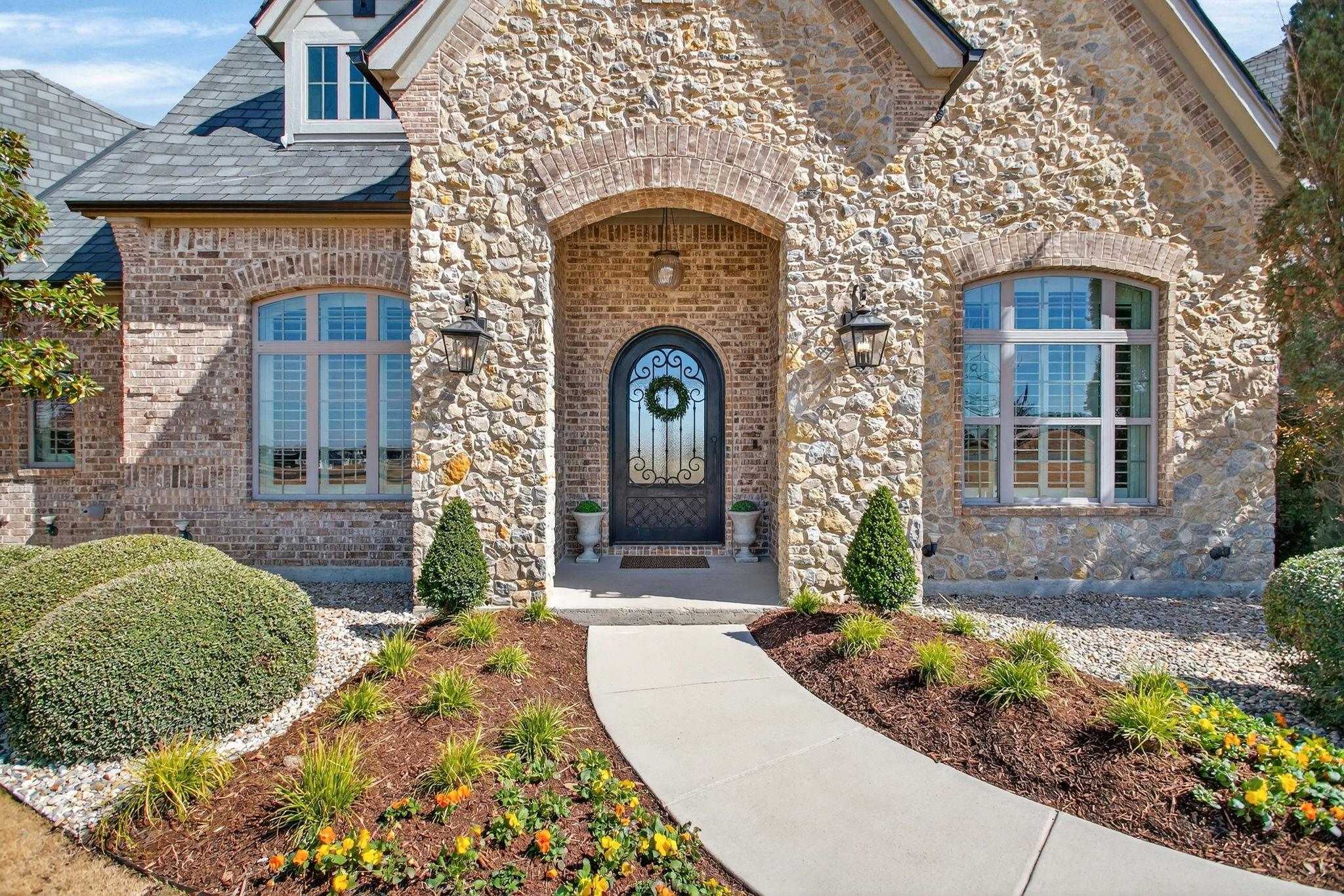 main property photo 6