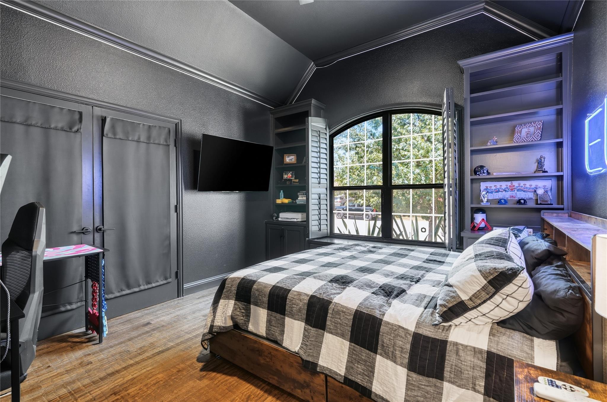 main property photo 20