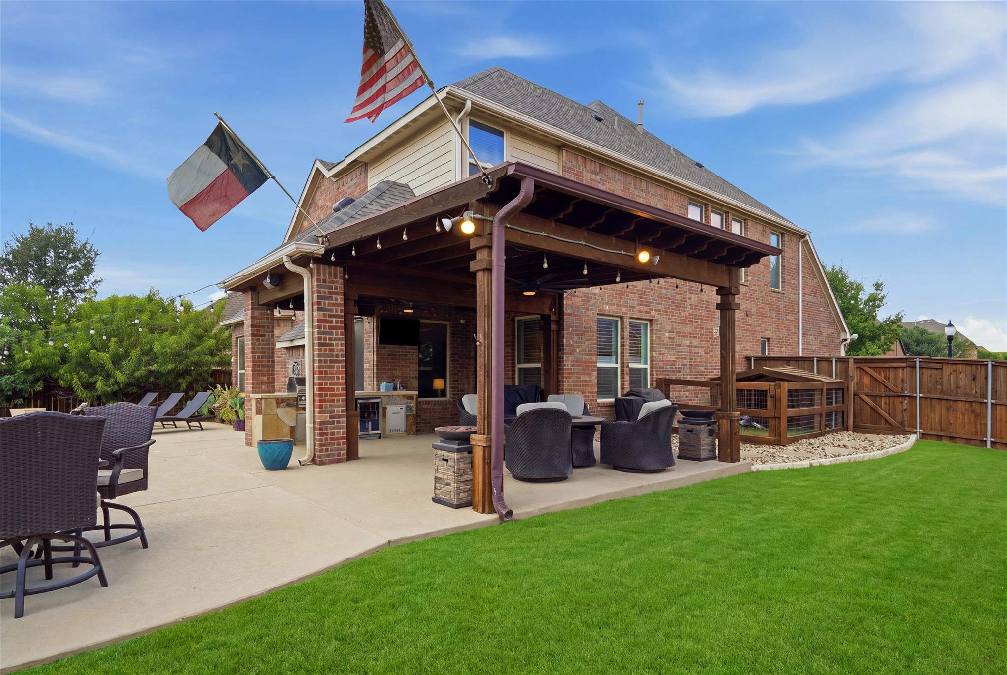 main property photo 32