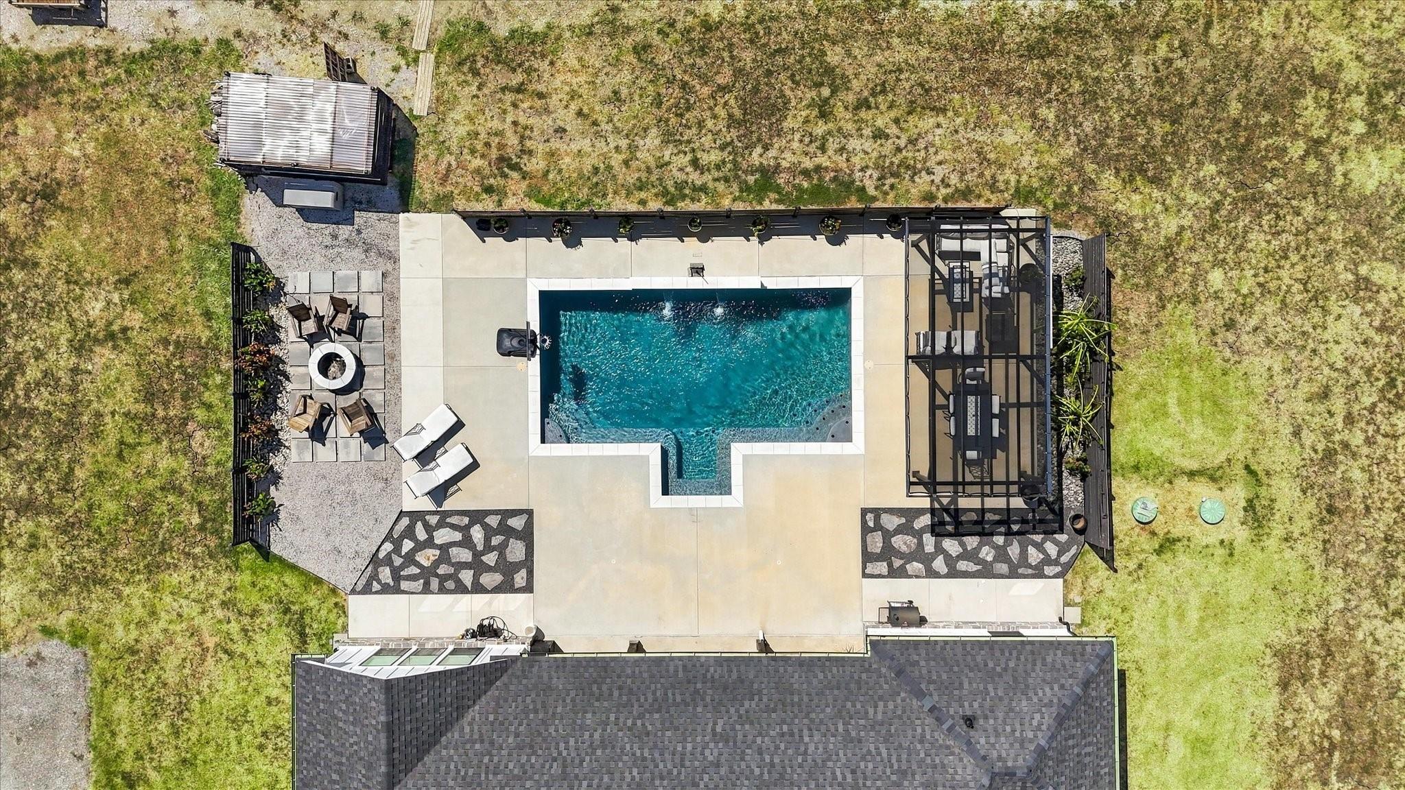 main property photo 23