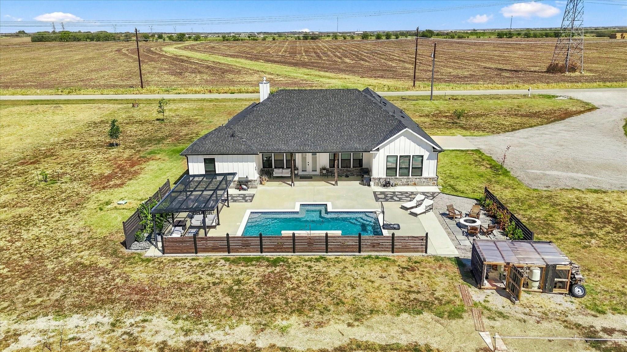 main property photo 25