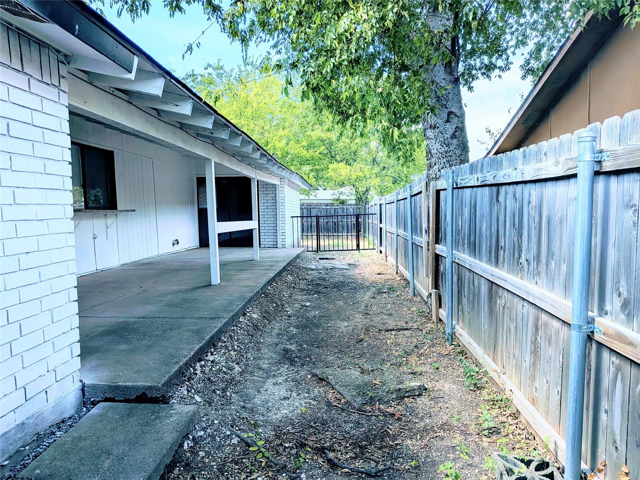 main property photo 32