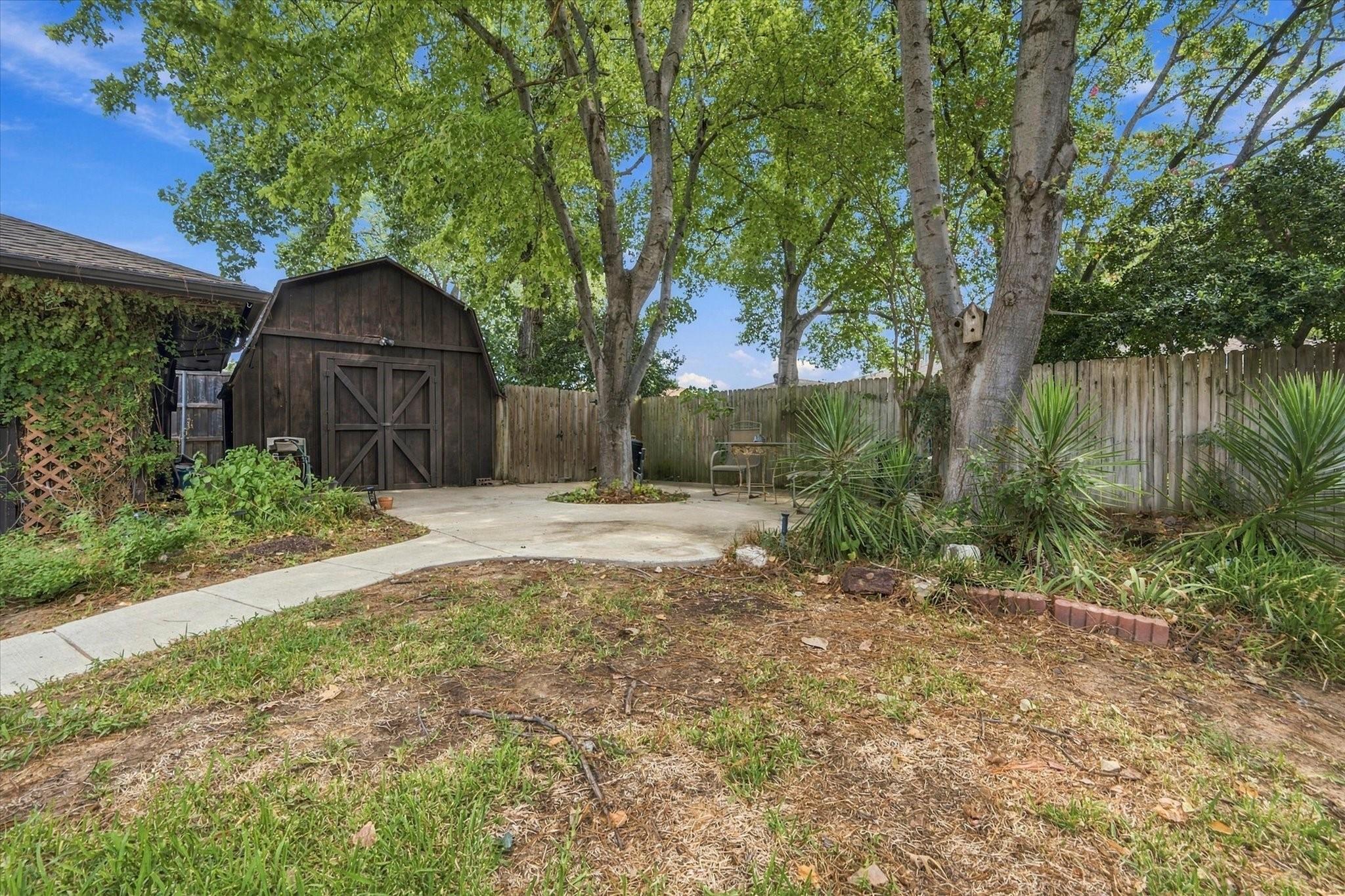 main property photo 27
