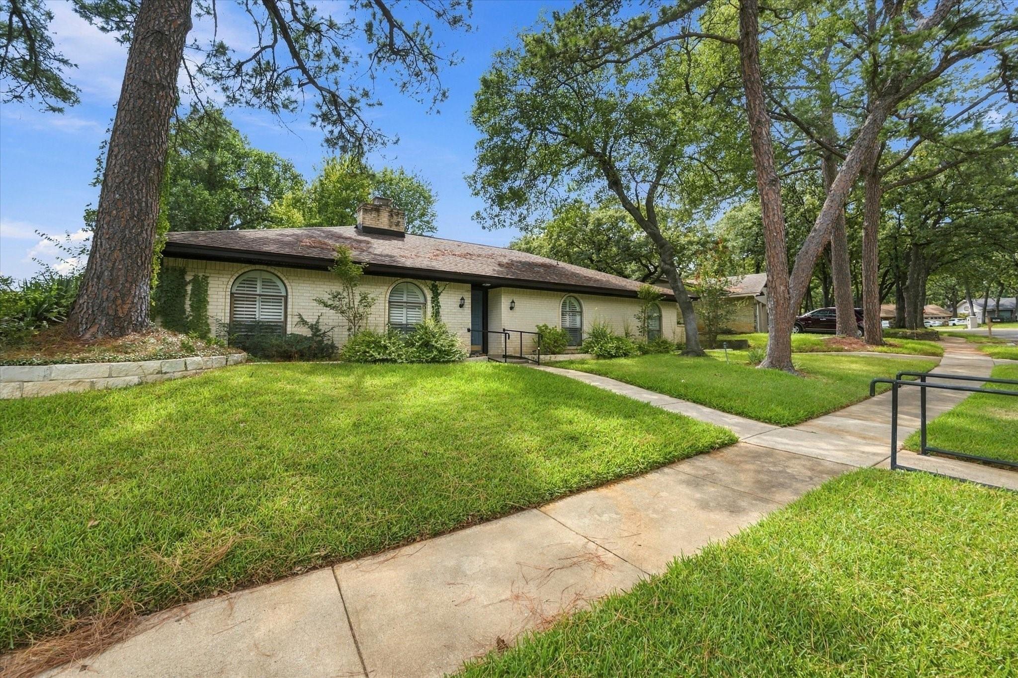 main property photo 29