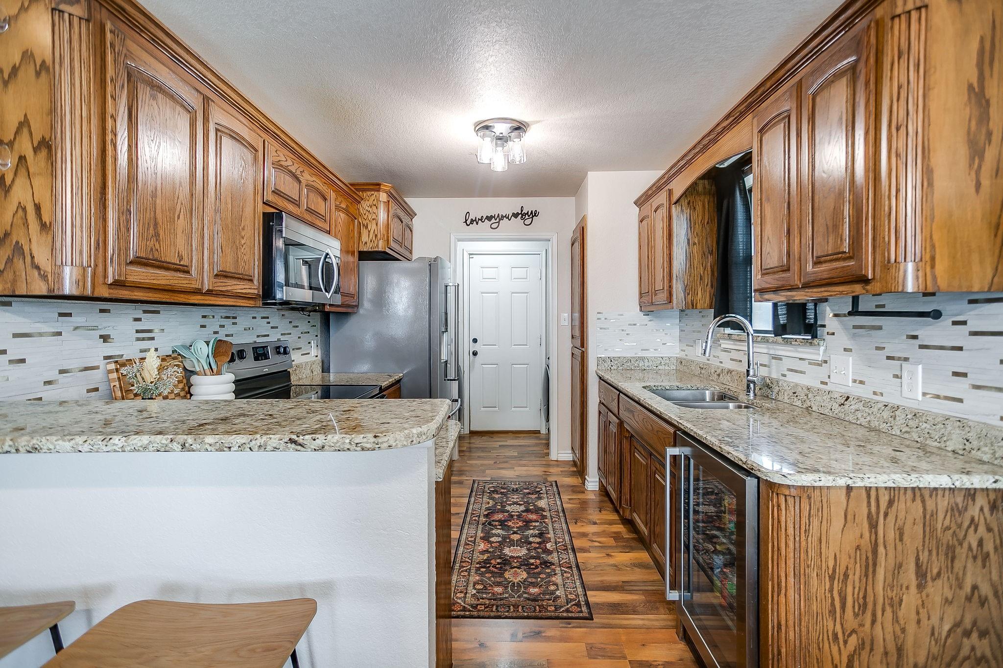 main property photo 4