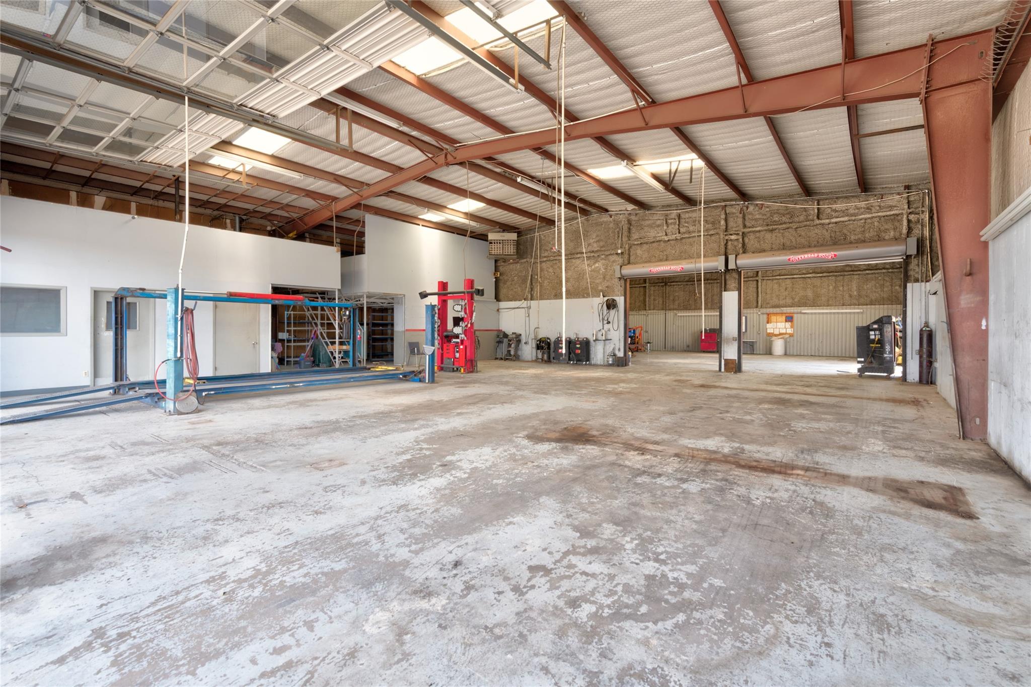 main property photo 14