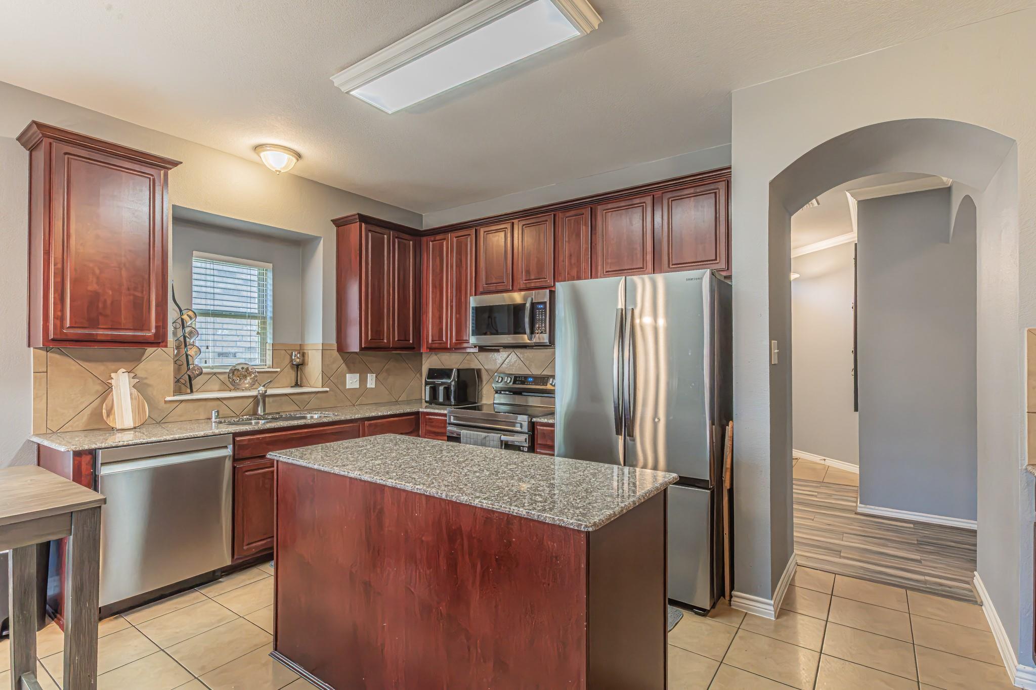 main property photo 5
