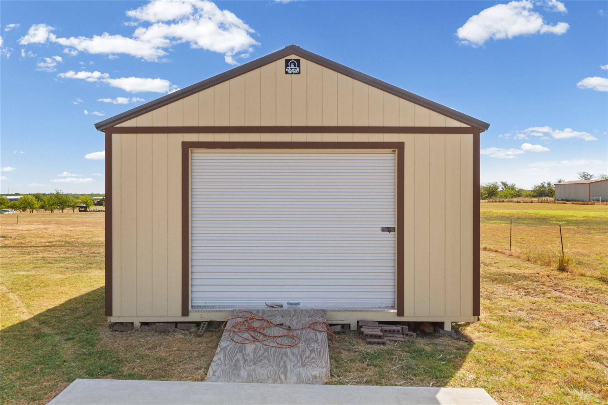 main property photo 27