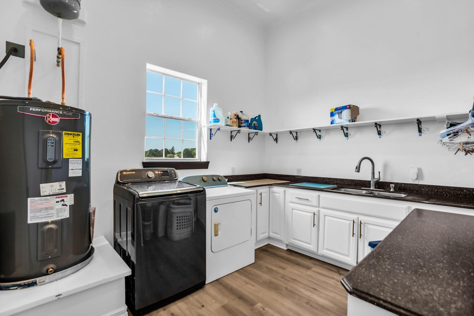 main property photo 14