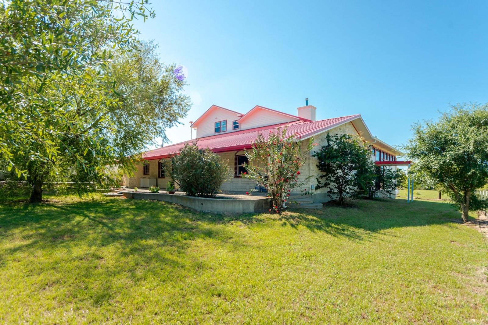 main property photo 3