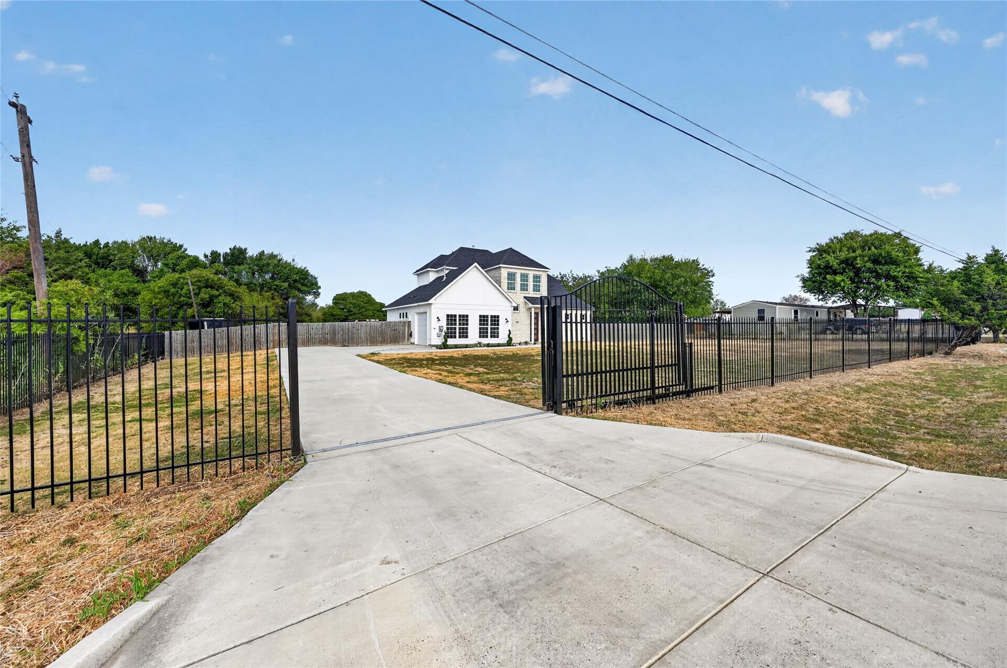 main property photo 22