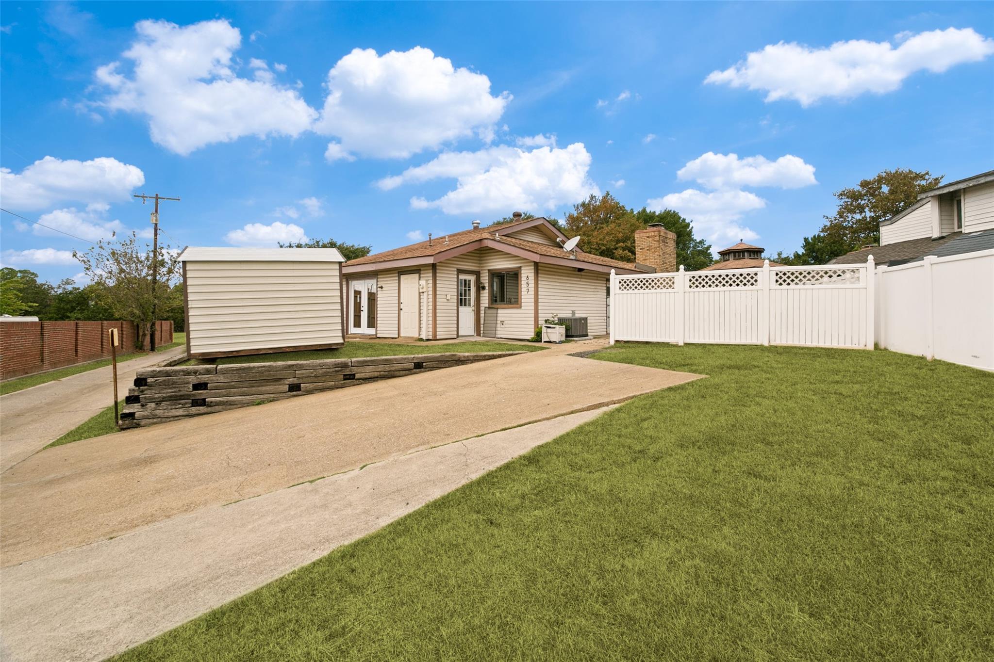 main property photo 15
