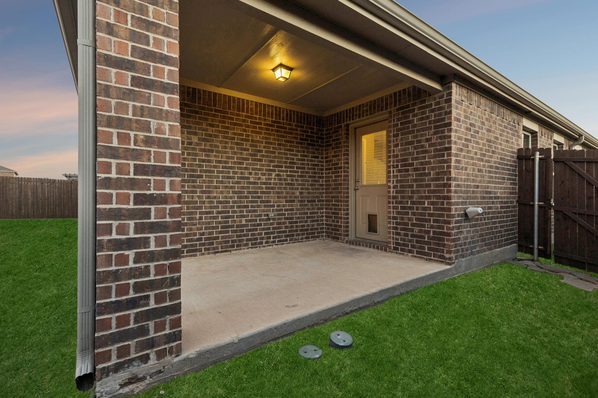 main property photo 28