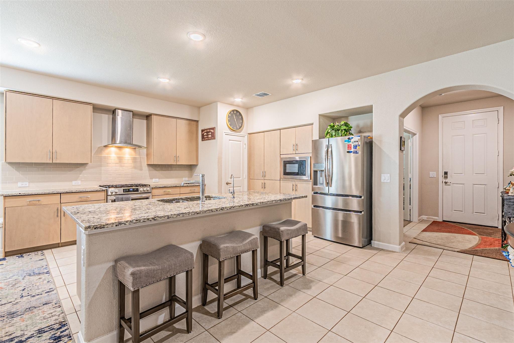 main property photo 7