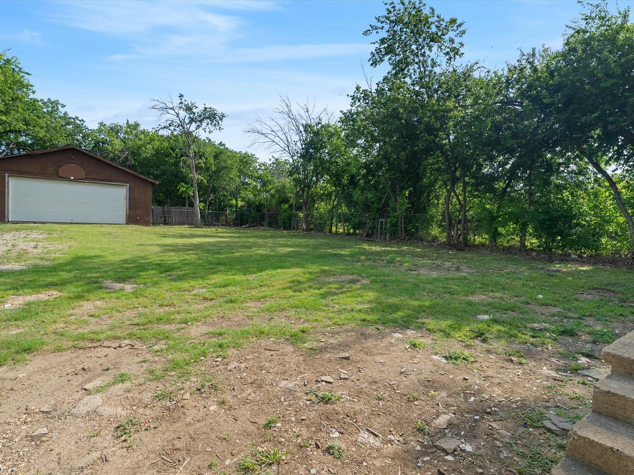 main property photo 16