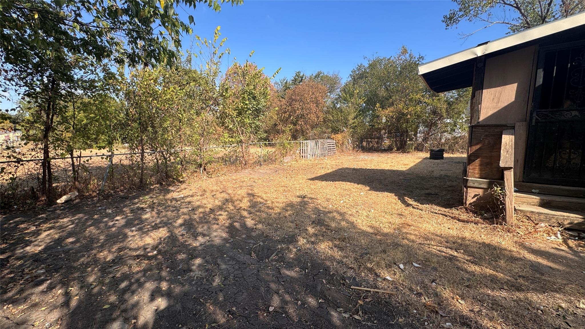 main property photo 10