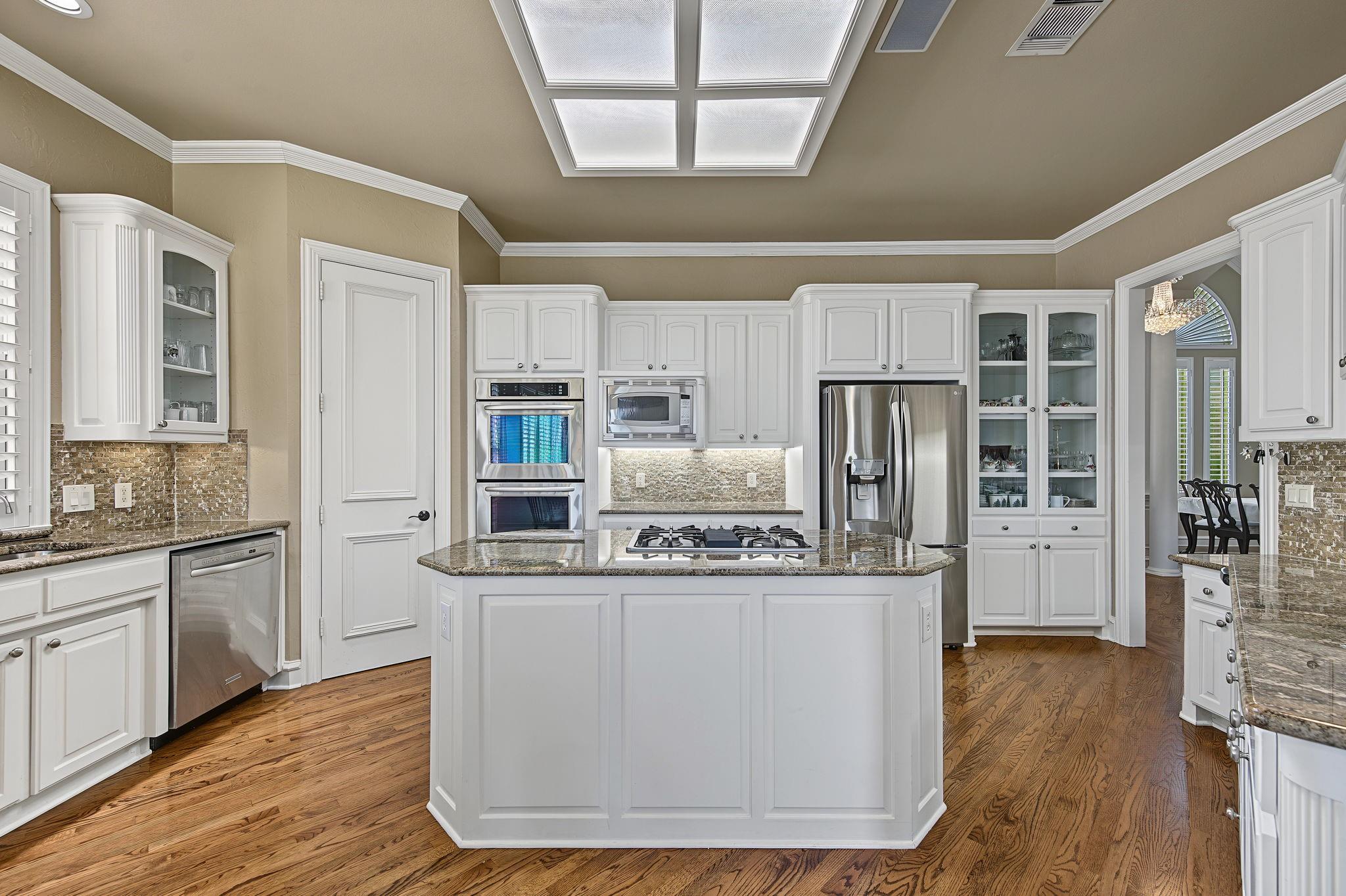 main property photo 12