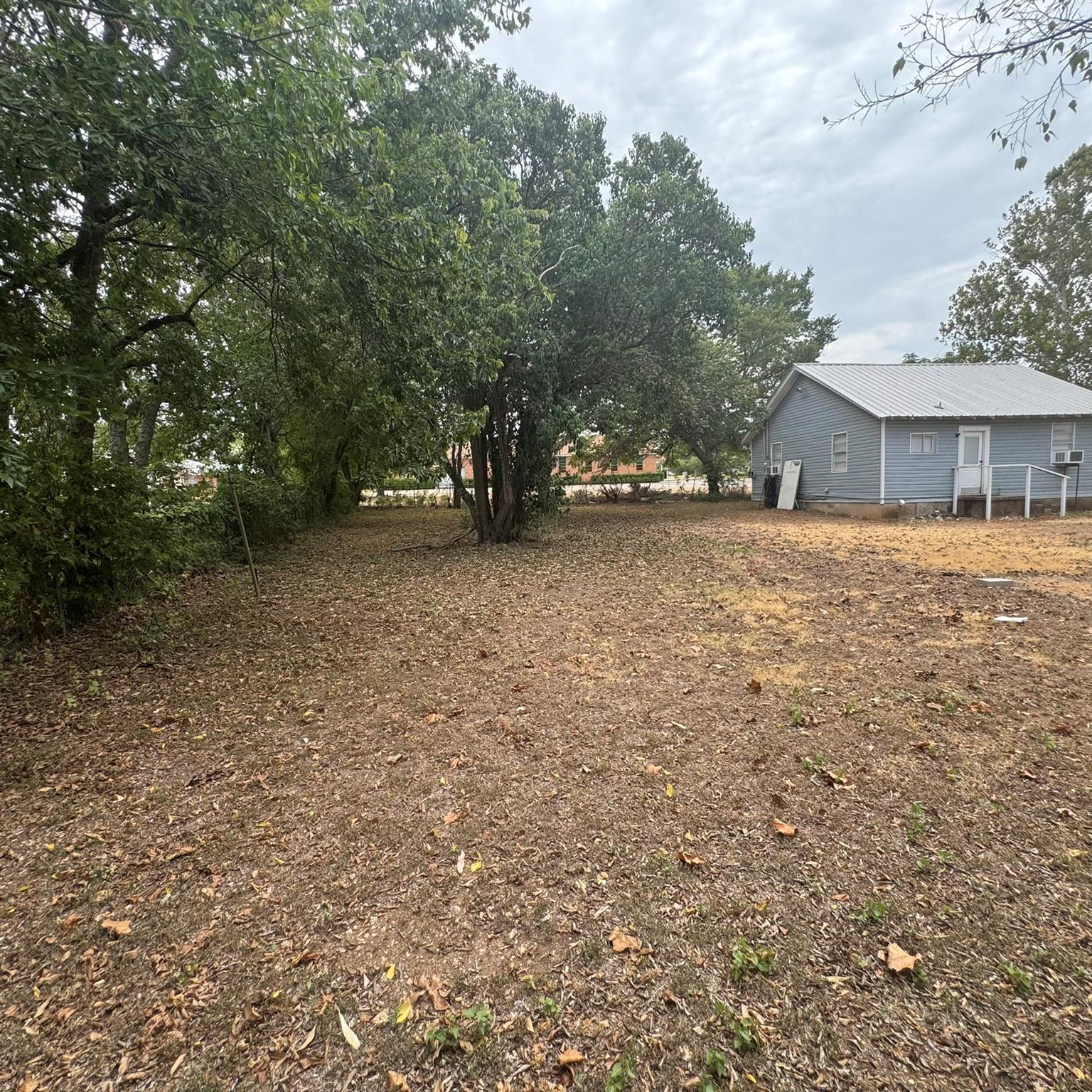 main property photo 28