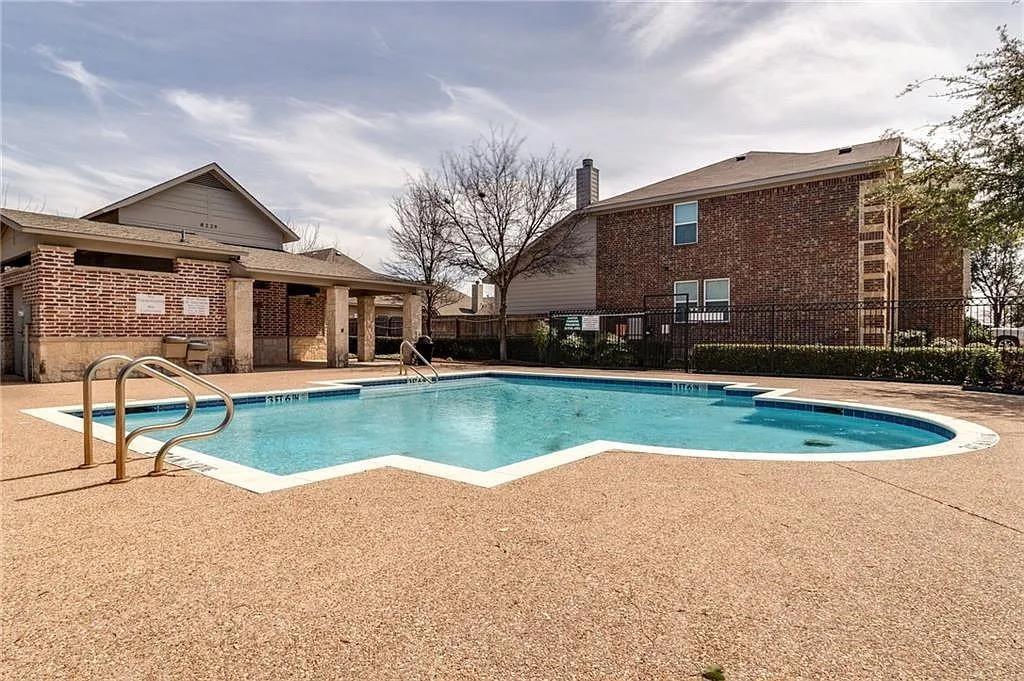 main property photo 29