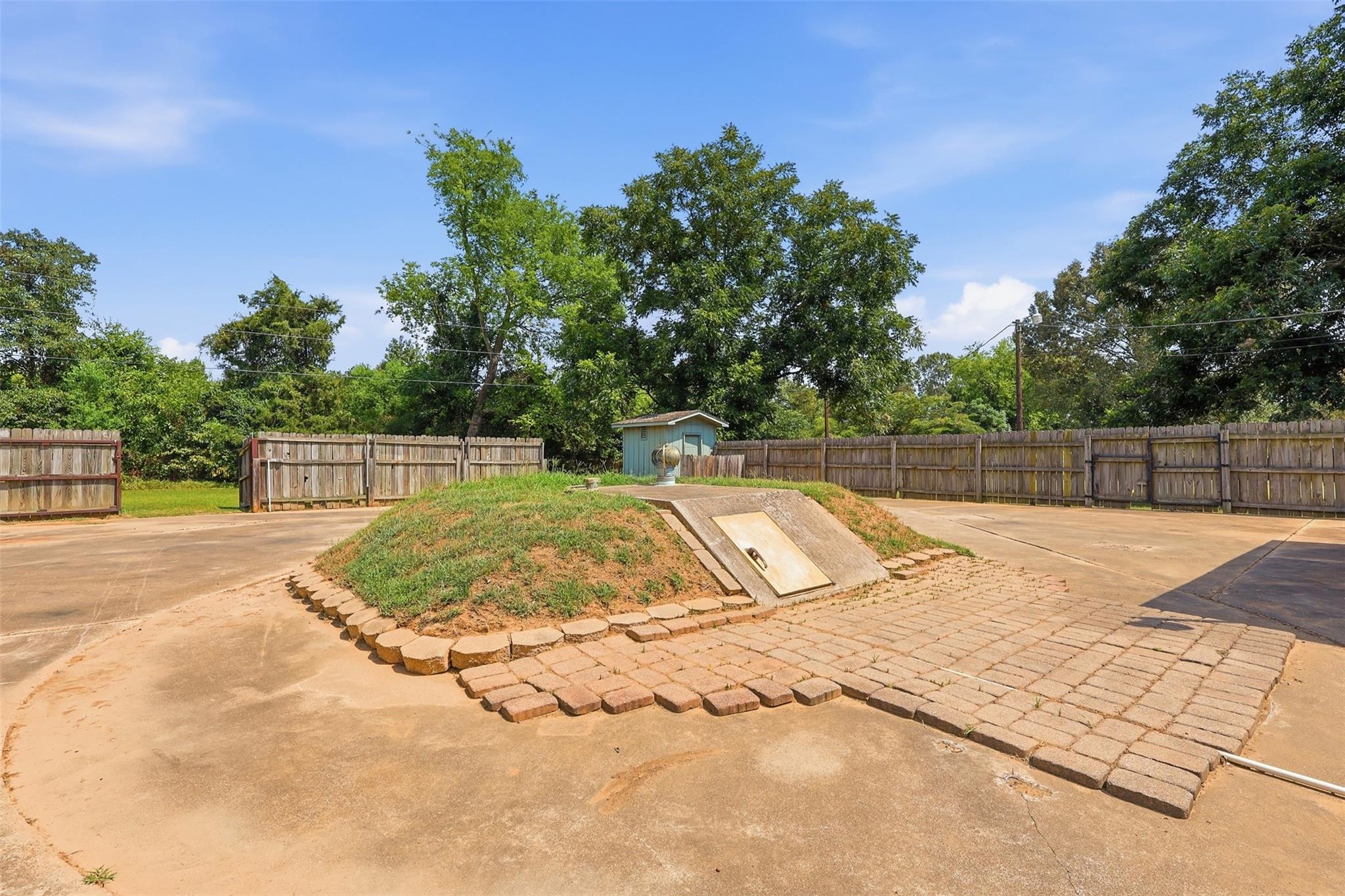 main property photo 21