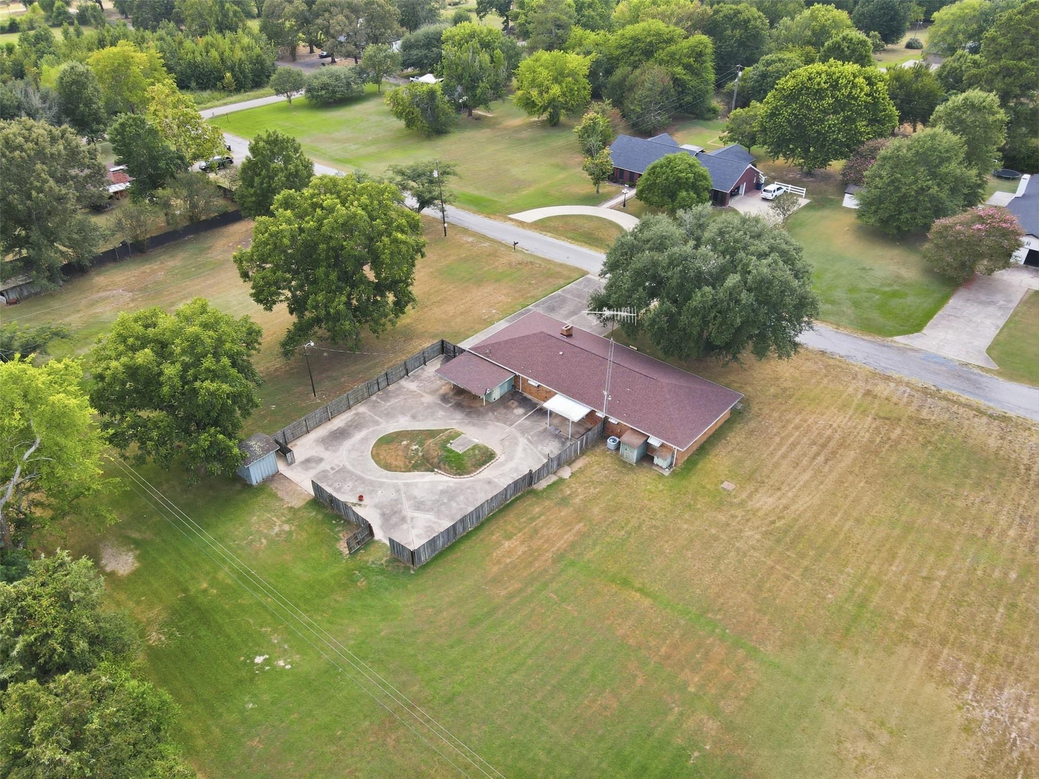 main property photo 32