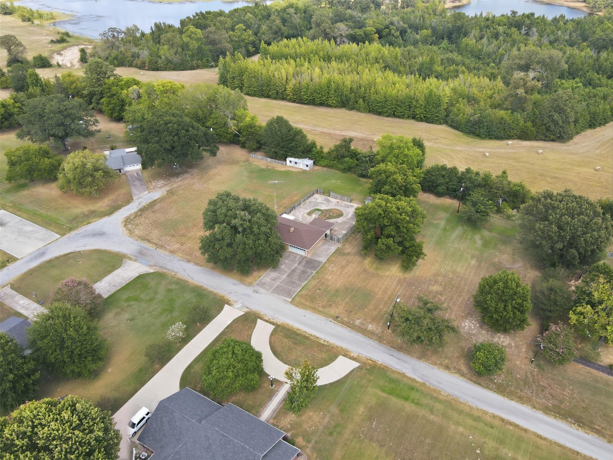 main property photo 36