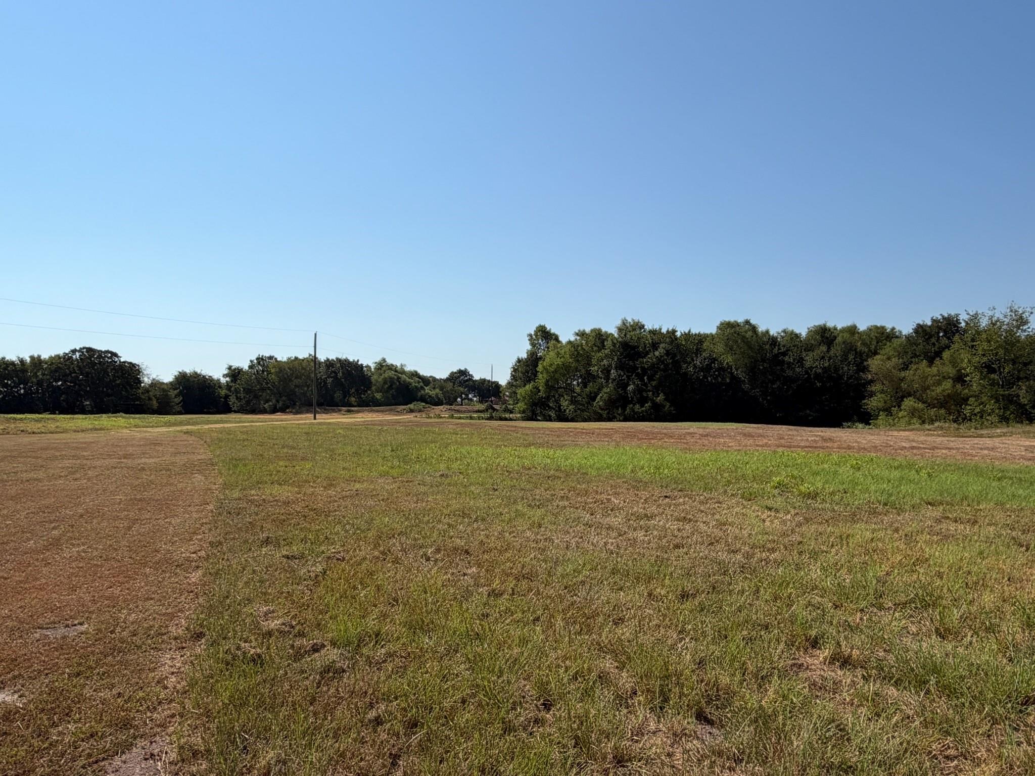 main property photo 6