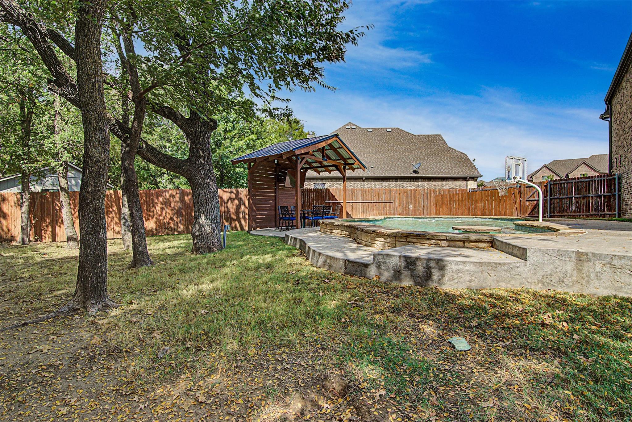 main property photo 38