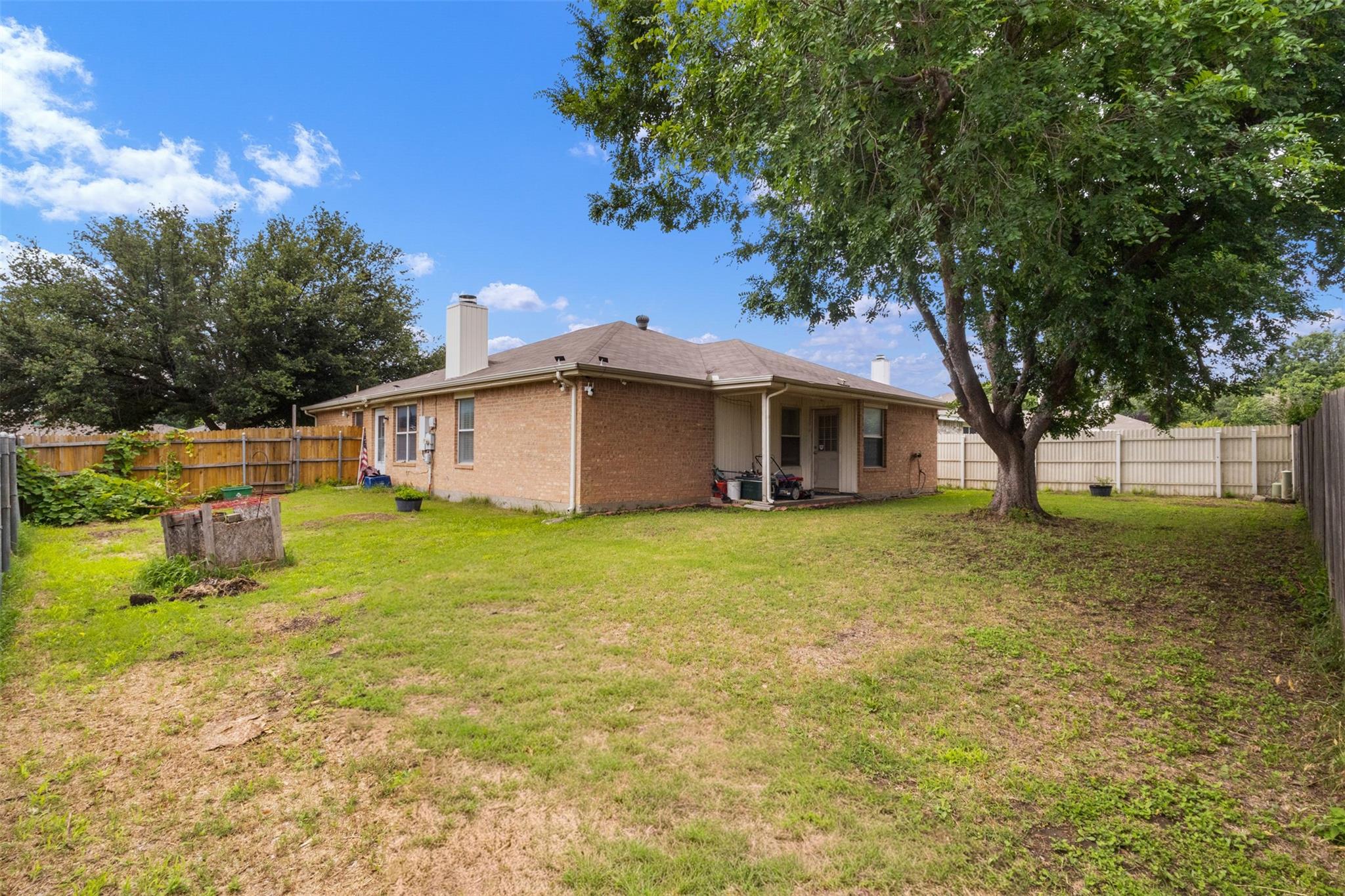 main property photo 23