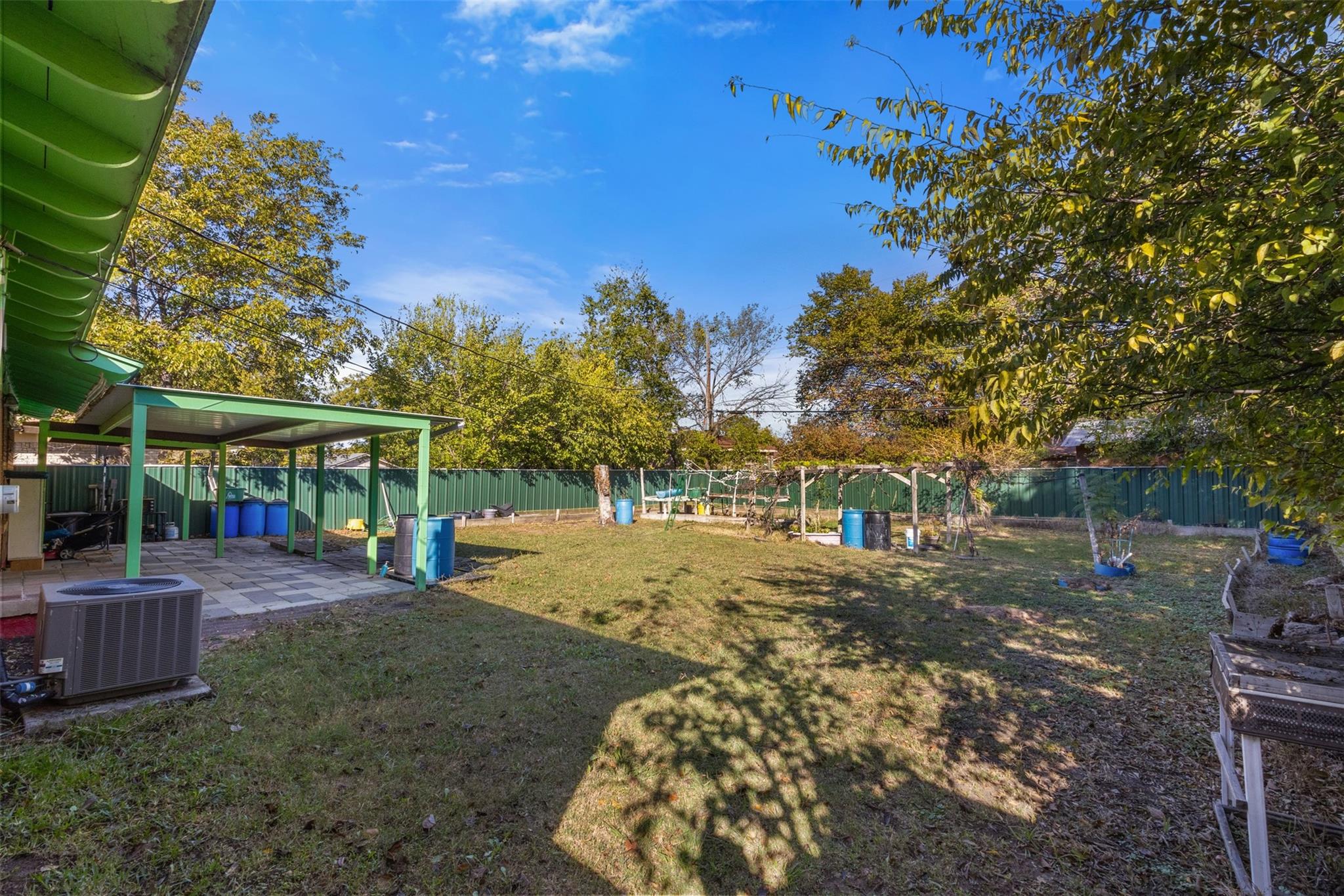 main property photo 14