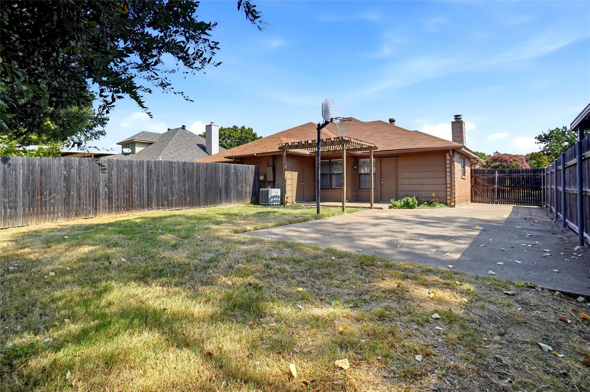 main property photo 14