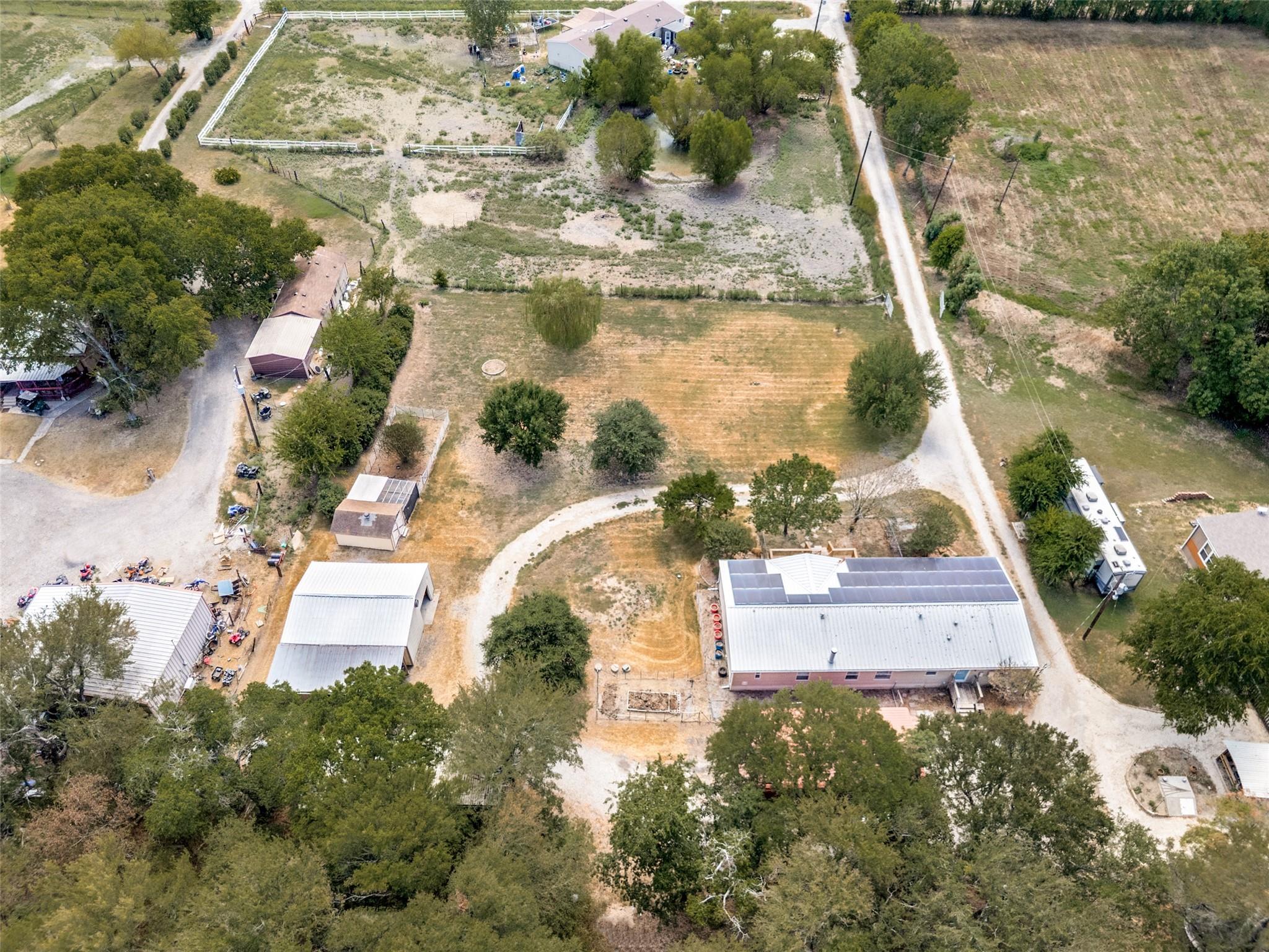 main property photo 28