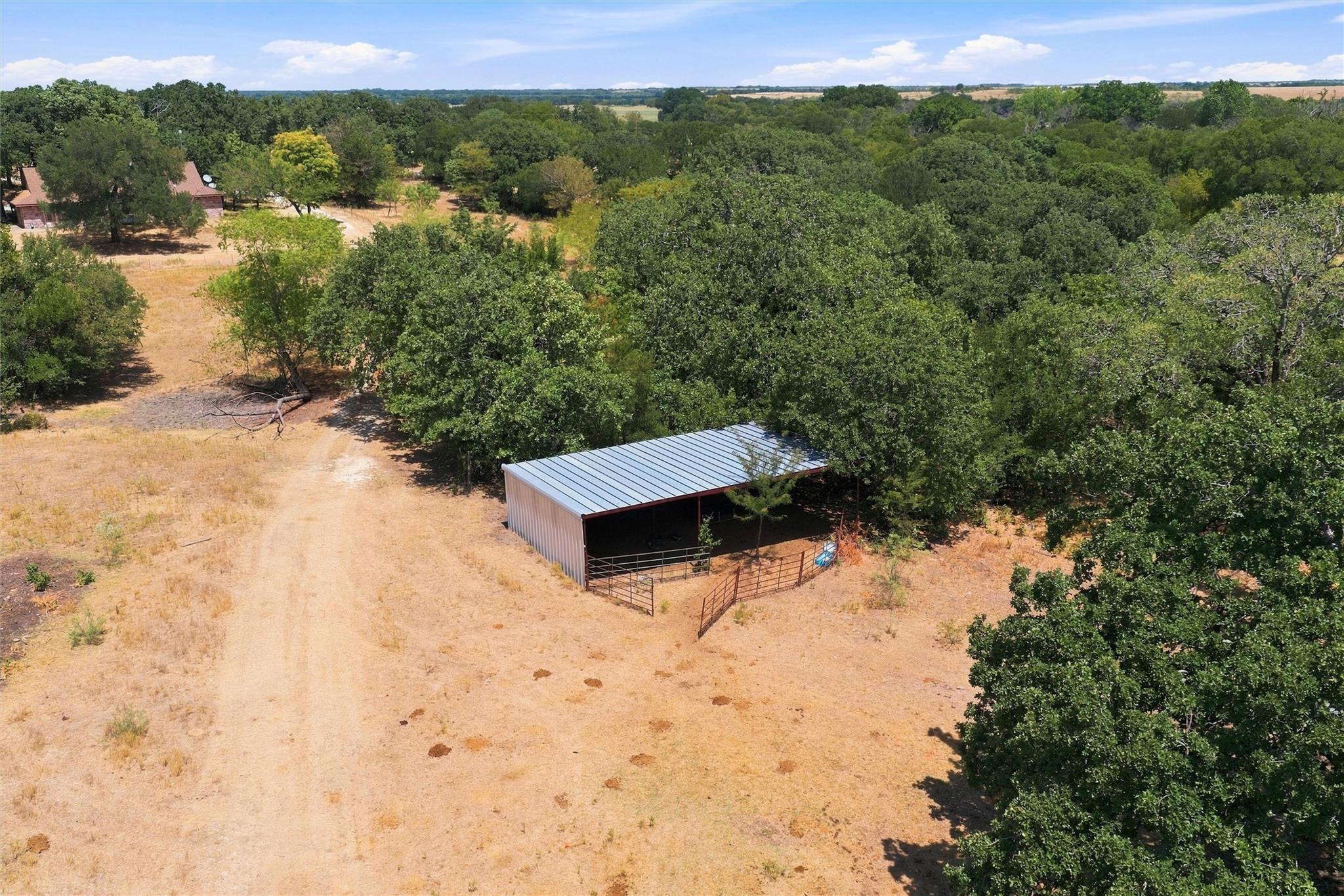 main property photo 13