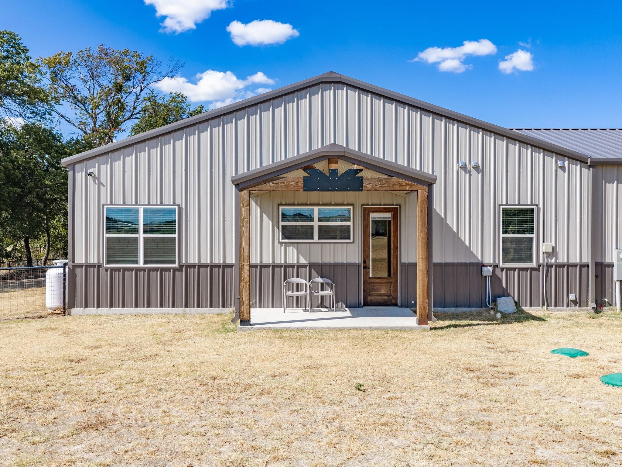 main property photo 31
