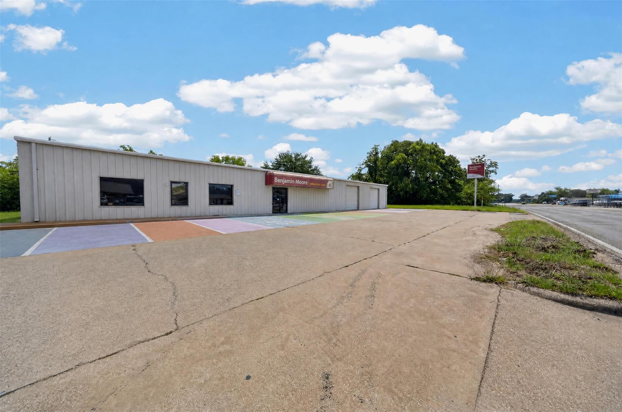 main property photo 3