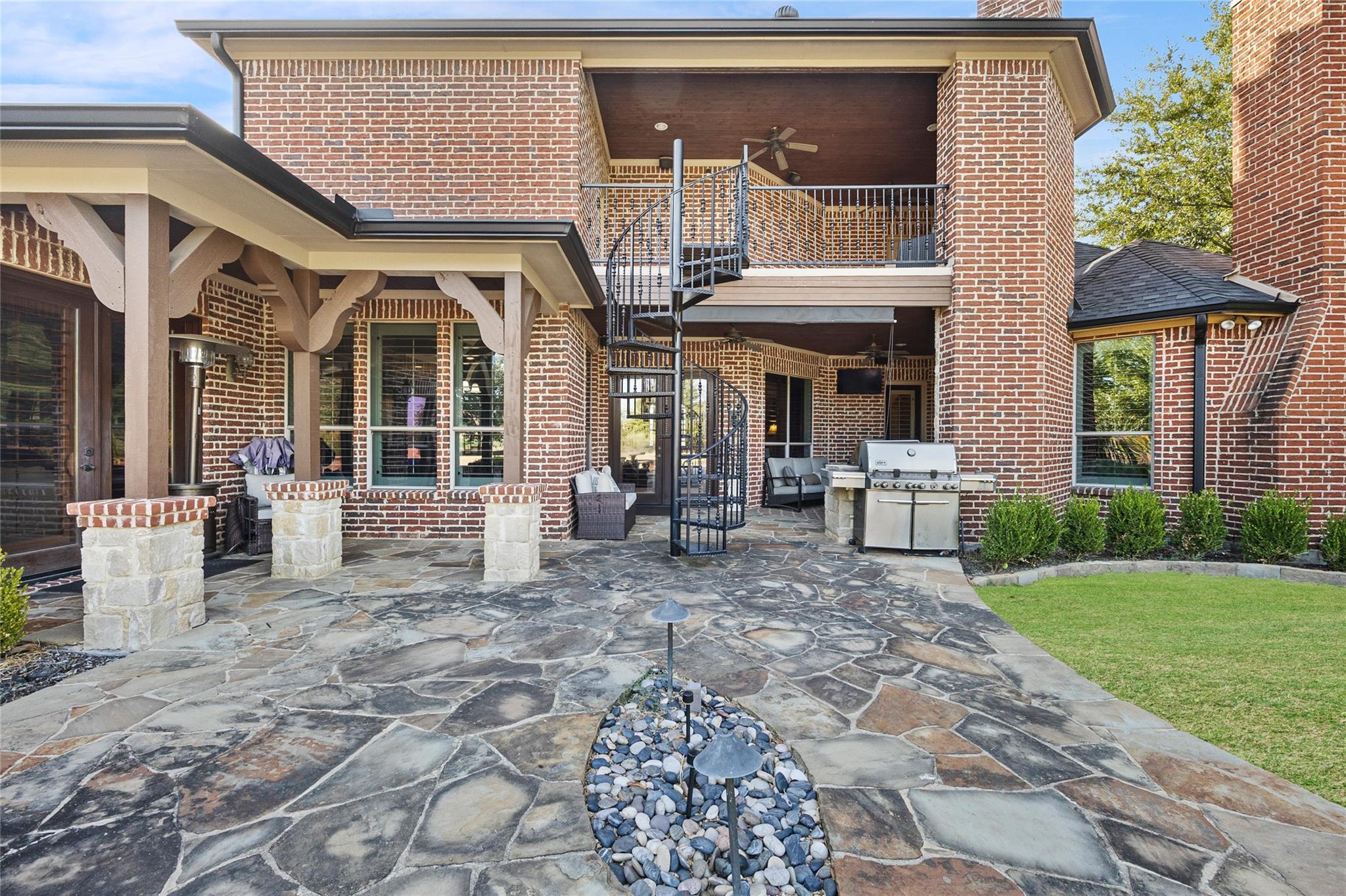 main property photo 29