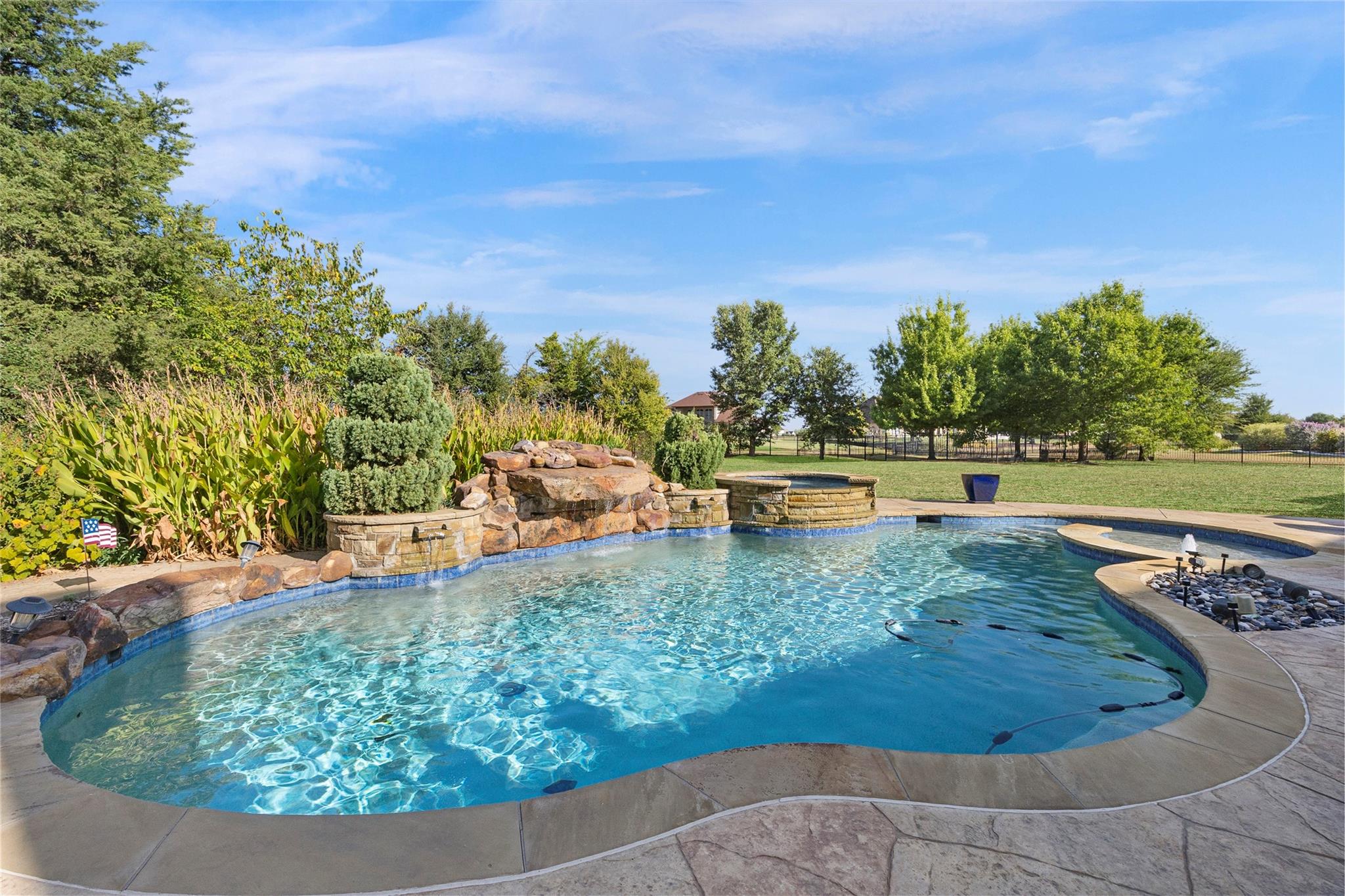 main property photo 31