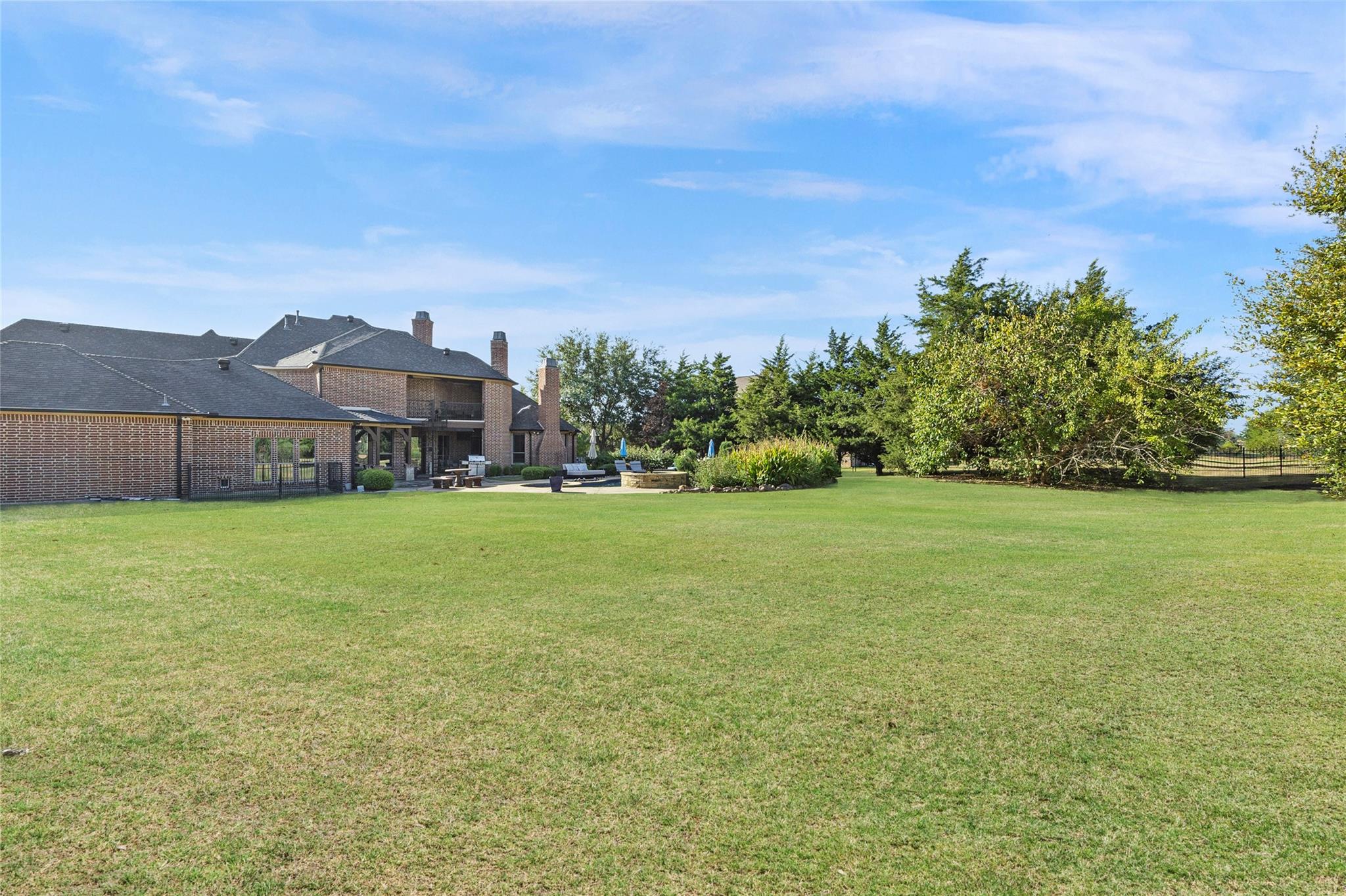 main property photo 33