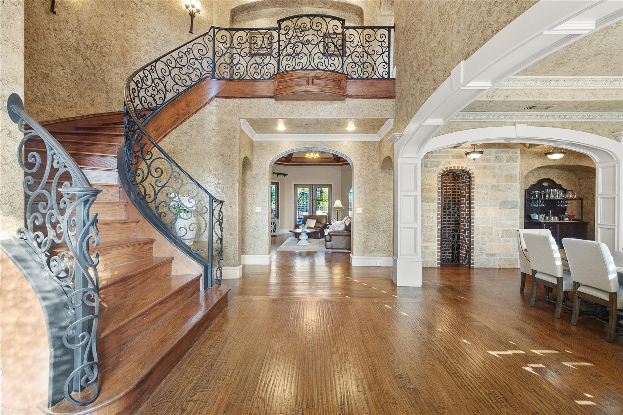 main property photo 4
