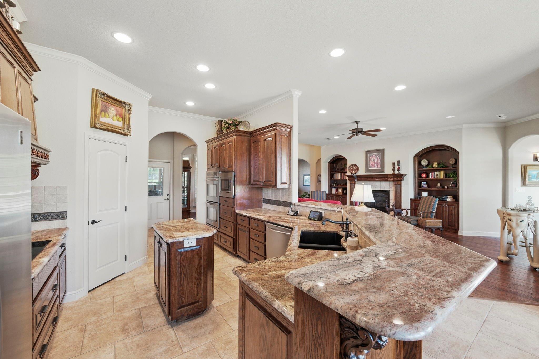 main property photo 14