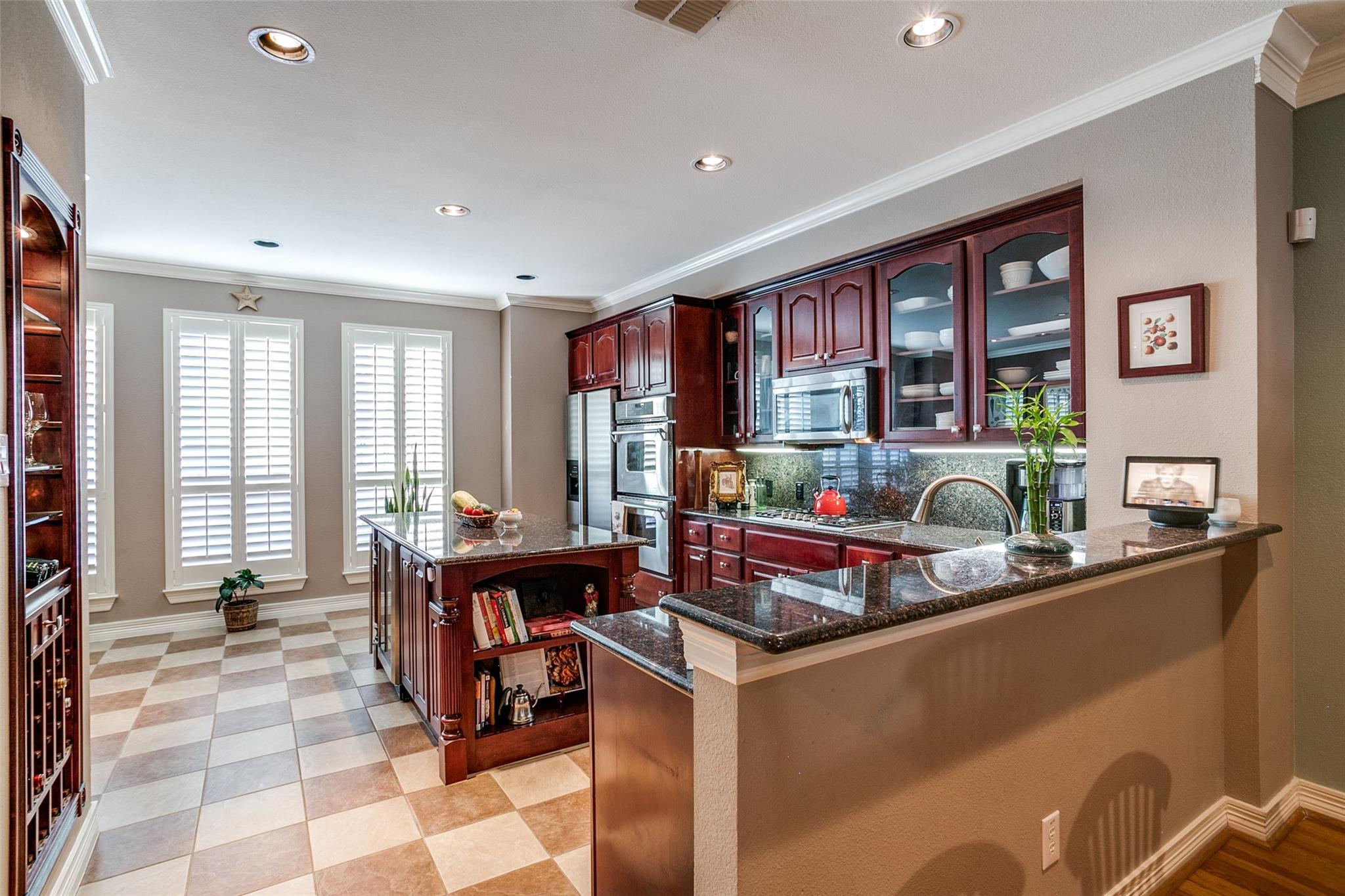 main property photo 10