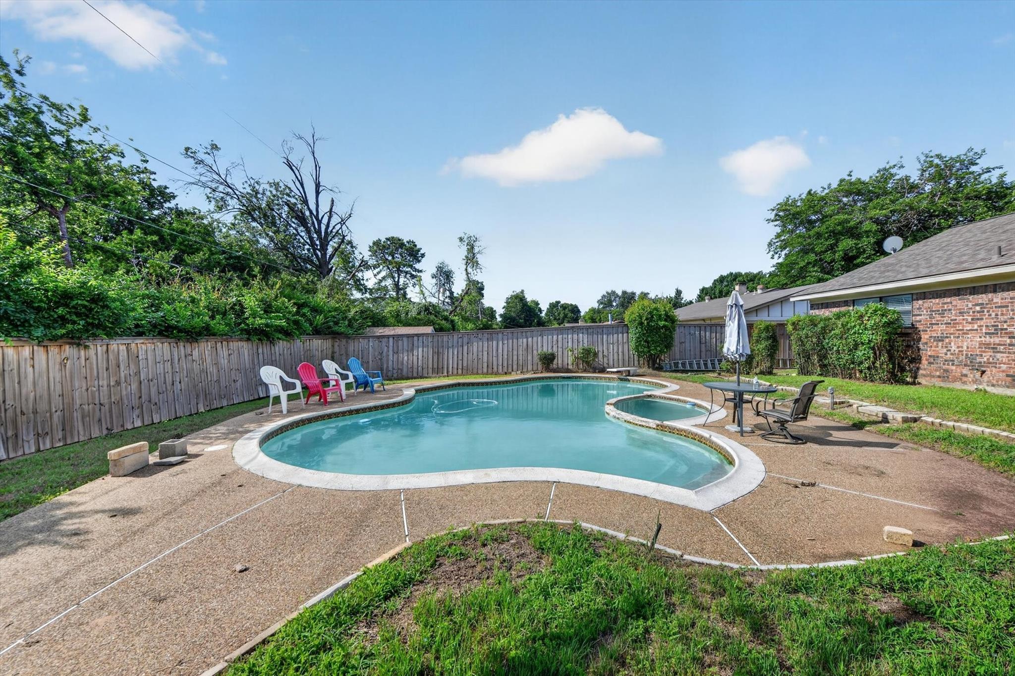 main property photo 28