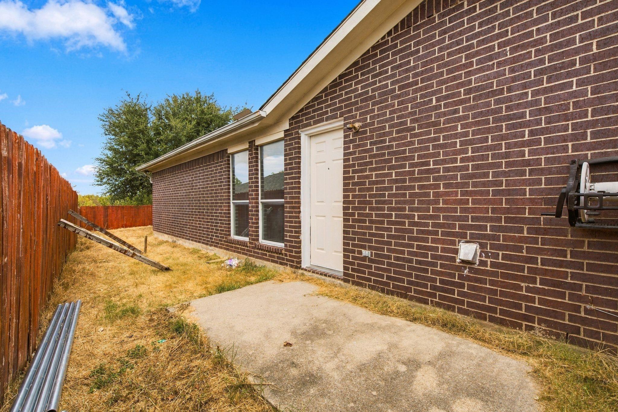 main property photo 22