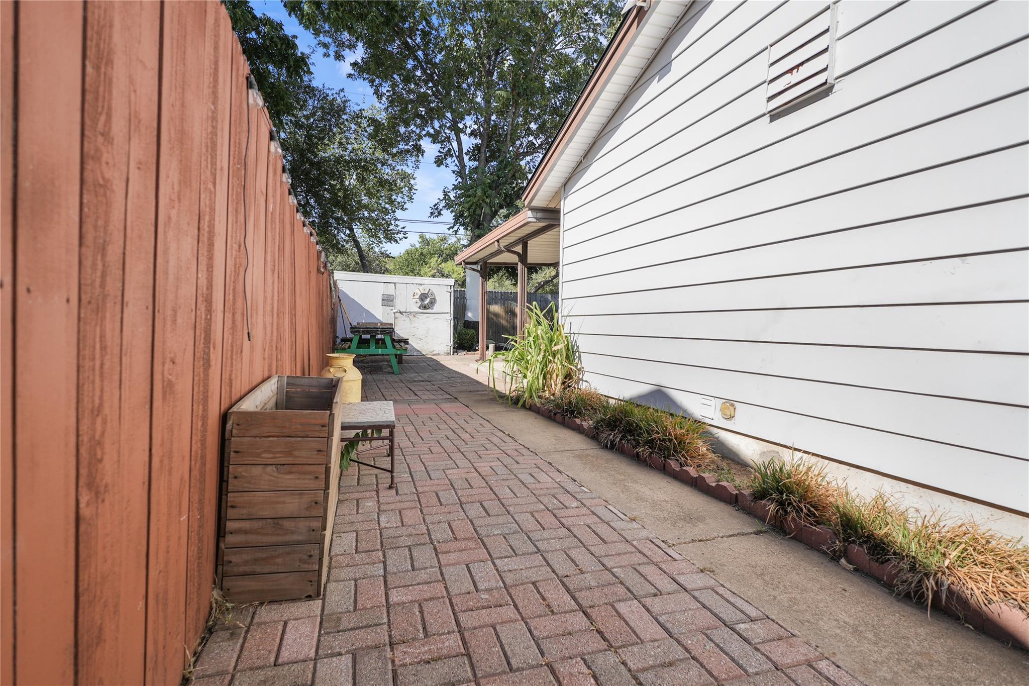 main property photo 17